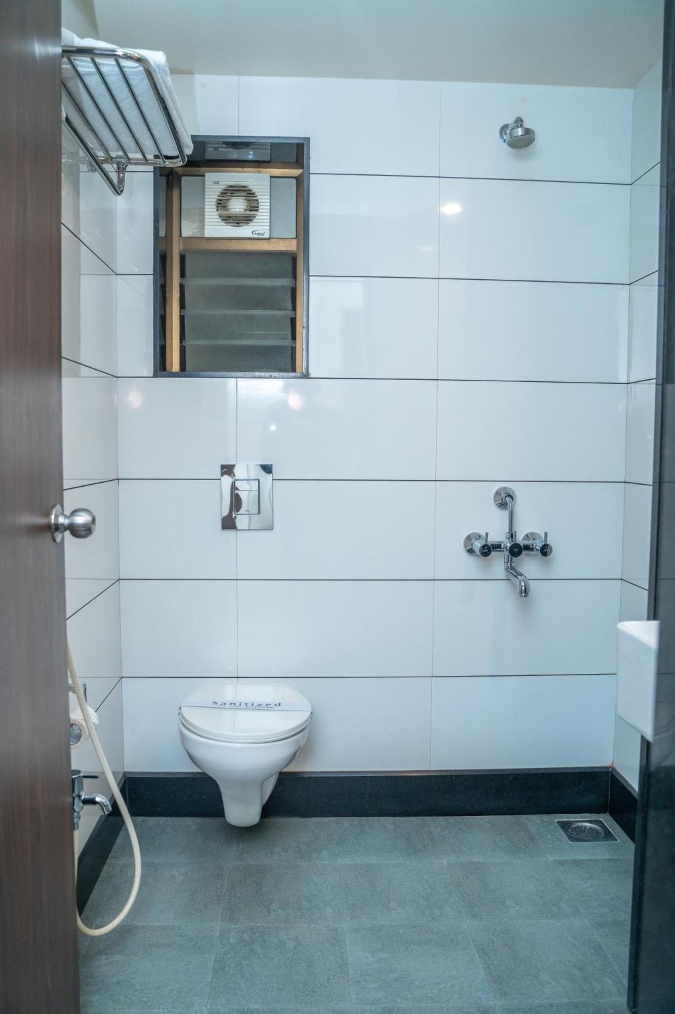 Hotel Dreamland Пуна Экстерьер фото